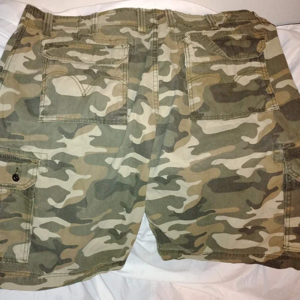 Levis, Cargo,Mens, Camouflage, Size 42, Never Been Worn, Green, Y2k, Baggy,